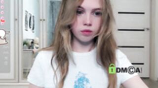 Small_blondee fingering pussy