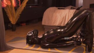 bronnica hogtied latex