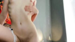 Davina 220602 1005 CloseUpDildo