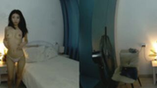 Trisharey strips for you in VR