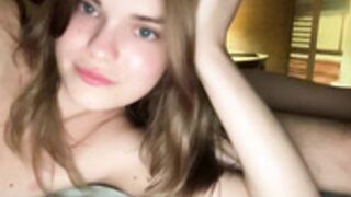 carolinamurphy skinny girl fingered and fucked