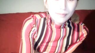 Asian ho Sarai Jae Schwartz petting sissy dick on cam