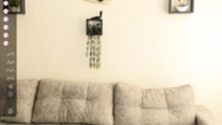 lynnatlee scams her audience, tells them no panties