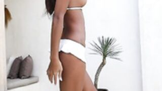 Putri Cinta pool masturbation