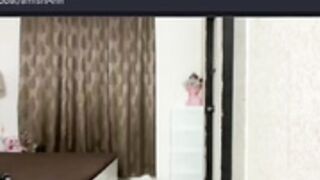 Amishahh hot masturbating