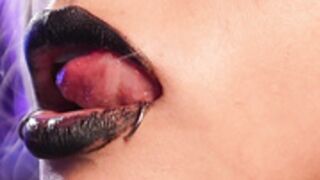 goth_dolll face close up