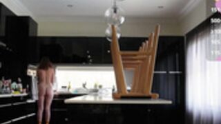 bellebabyboo-2024-09-28-Public Show Naked Cleaning