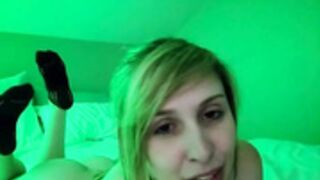 Amethystfoxx takes large buttplug 2024_08_18