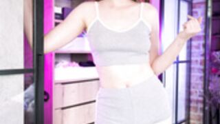 Emily Bee - Squirter mommy will teach you everything