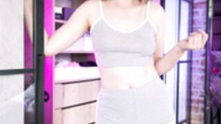 Emily Bee - Squirter mommy will teach you everything