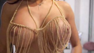 Erikabee topless