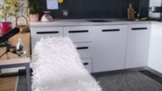 Vicky 200403 1450 Oil&Riding