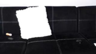 Vicky 161128 1935 Vibrators-withFriend