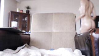 Vicky 161112 1430 Oil&PussyPlay