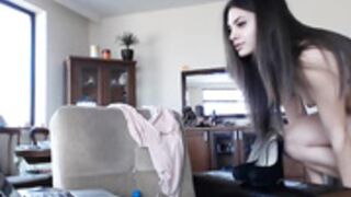 Vicky 161112 1315 RearViewStriptease&DoggyPoses