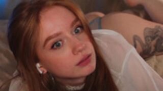 Lizzy_Blaze heat with these fingers and pussy flash