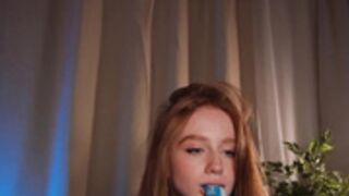 Lizzy_Blaze striptease naked