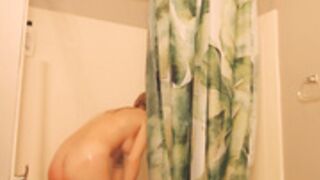 Sisypheanlove in shower