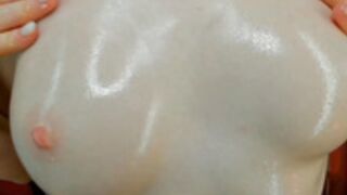Leahsthetics oiled and naked