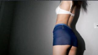 AzaliHope stripping down to some techno