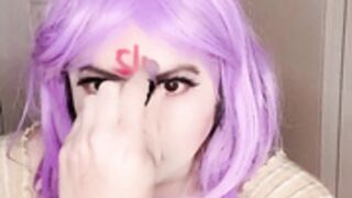 Sissy Mira body writing