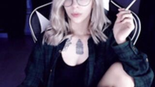 Isa 200713 0145 DoggyPose&Cigarette