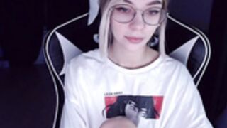 Isa 200710 0055 DoggyPose&Tits