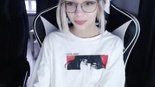 Isa 200708 0305 DoggyPoses&Tits