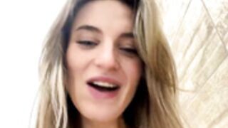 -AngelAri- Puts Her Squirt In Coffee And Drinks It