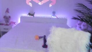 mimifors likes to jerk off more than fucking