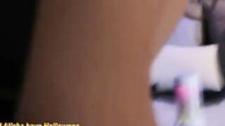 ella_twinkle play pussy with domi