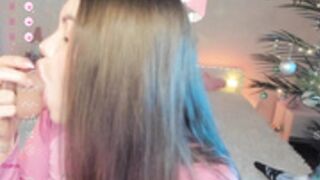 Amateur girl mimifors deepthroat her dildo 2