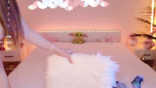 mimifors tests new dildos on pussy right after purchase