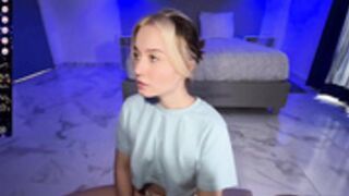 blowjobqueen showing off her feet