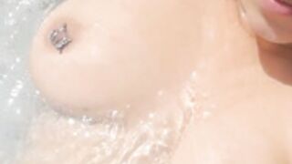 Nattestid aka eismalsott - Nude in jacuzzi