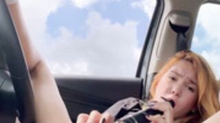 Gabbiel se masturba en carro 2