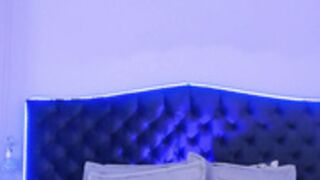 Katrin1 presents her fit and oiled Body 20.9.24