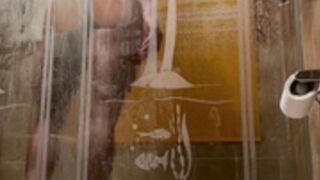 Paula Andrea Betancur shower