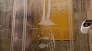 Paula Andrea Betancur shower