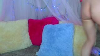 HighSkoolSlut free cam recording 2015 October 16-02.36