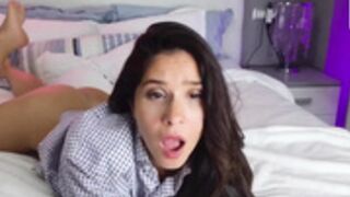 CuteHerminie - Buttplug & naked oiled body