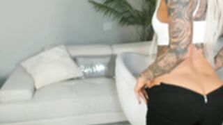 blonderider_xxx 01102024 finger arse twerk pantyless