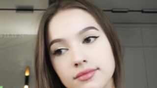 hecola_SUCK FINGER4