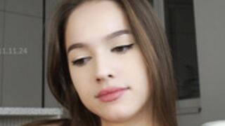 hecola_SUCK FINGER4