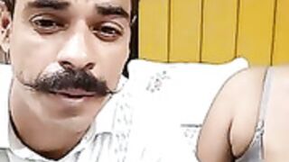 Couple-vibe boobs suck