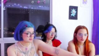 marcy_grey - 3 girls X-mas show