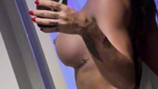 KimTylor_ 0huhl62szroia