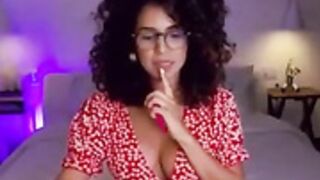 KlōēSṁᴉṫh_89 ❤ Busty Latina MILF SEXY Shadows Show