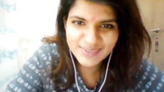 Salwar Aunty horny Desi who is she
