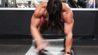 Insanely strong girl pushups